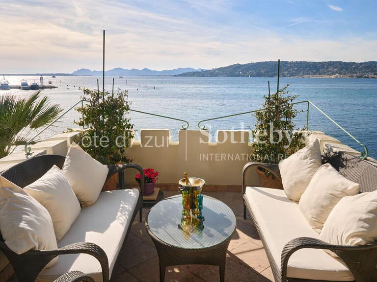 Maison Cap-d-antibes - 9 chambres - 600m²