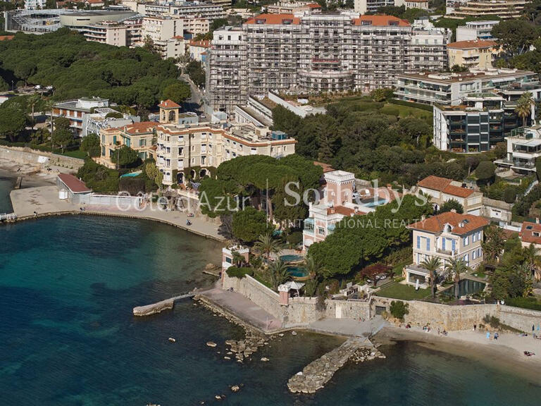 Maison Cap-d-antibes - 9 chambres - 600m²