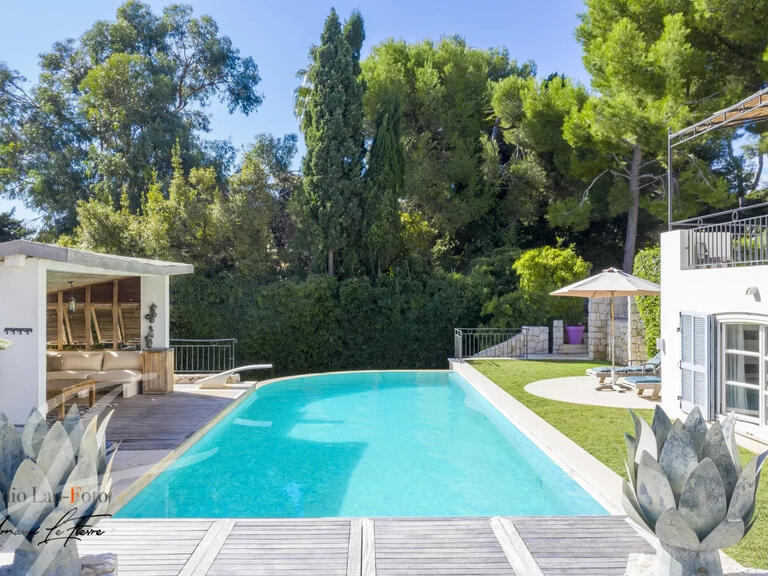 Propriété Cap-d-antibes - 6 chambres - 400m²