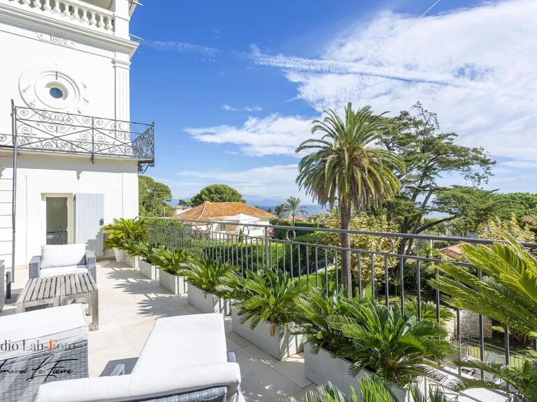 Propriété Cap-d-antibes - 6 chambres - 400m²