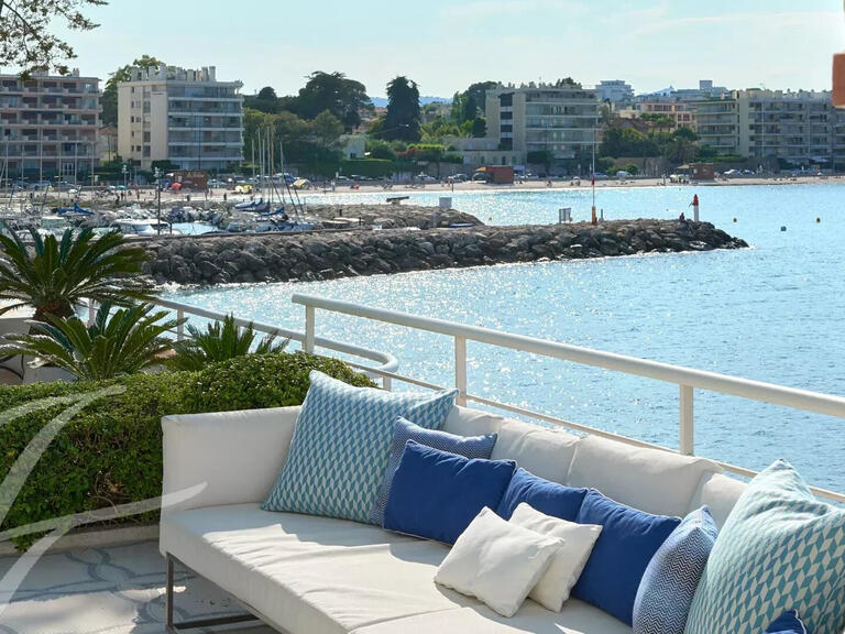 Propriété Cap-d-antibes - 5 chambres - 408m²