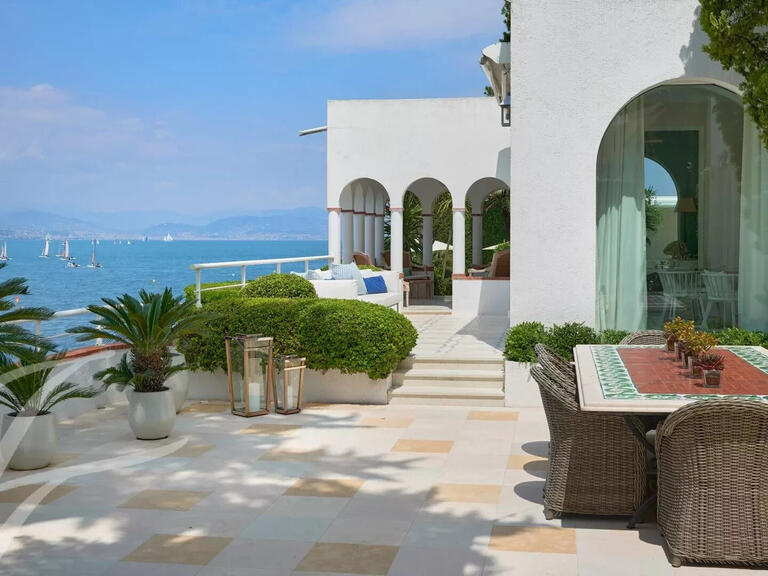 Propriété Cap-d-antibes - 5 chambres - 408m²