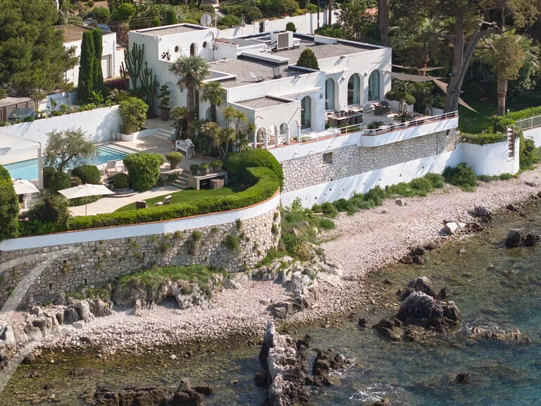 Propriété Cap-d-antibes - 5 chambres - 408m²