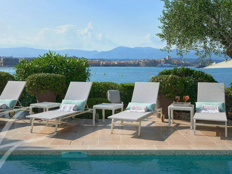 Propriété Cap-d-antibes - 5 chambres - 408m²