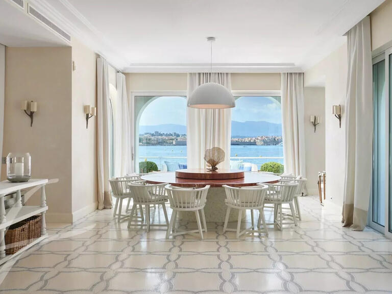 Propriété Cap-d-antibes - 5 chambres - 408m²