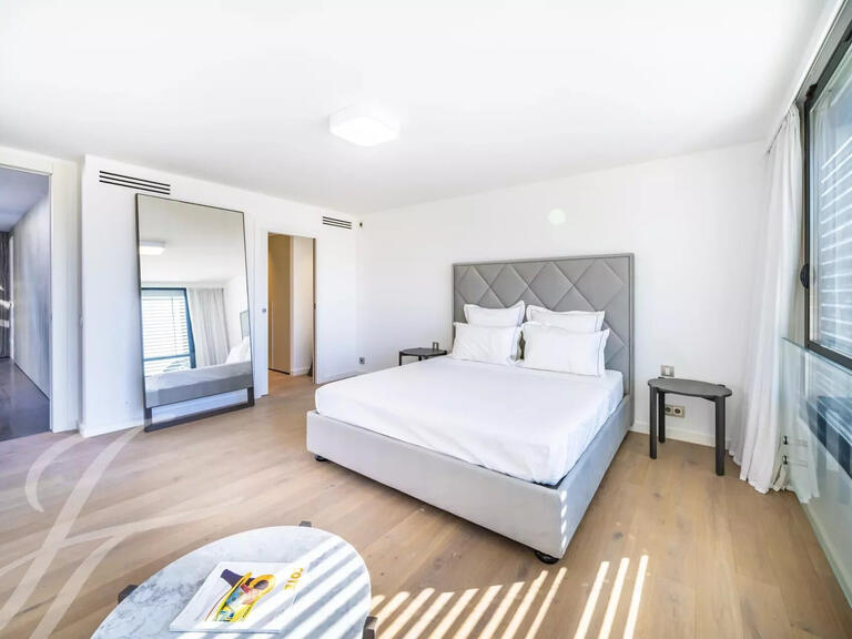 Propriété Cap-d-antibes - 5 chambres - 320m²