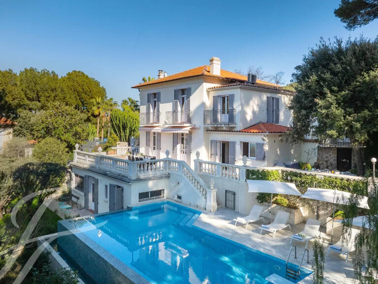 Propriété Cap-d-antibes - 5 chambres - 245m²