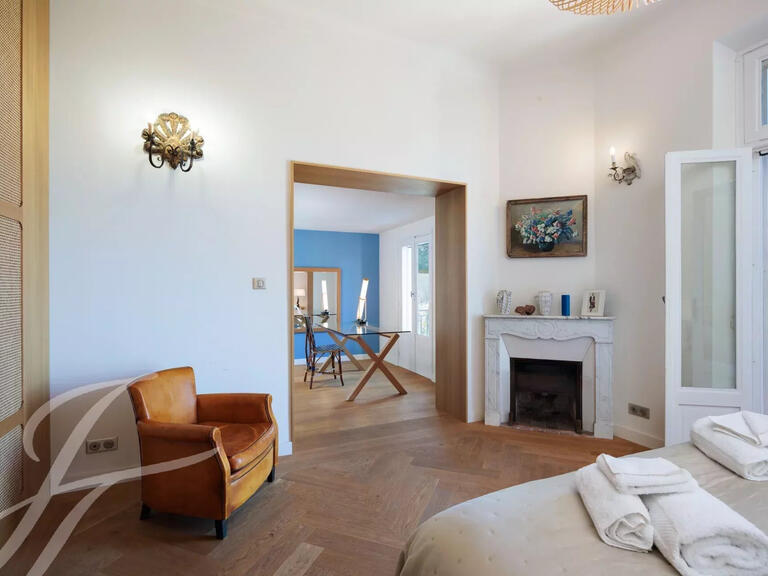 Propriété Cap-d-antibes - 5 chambres - 245m²