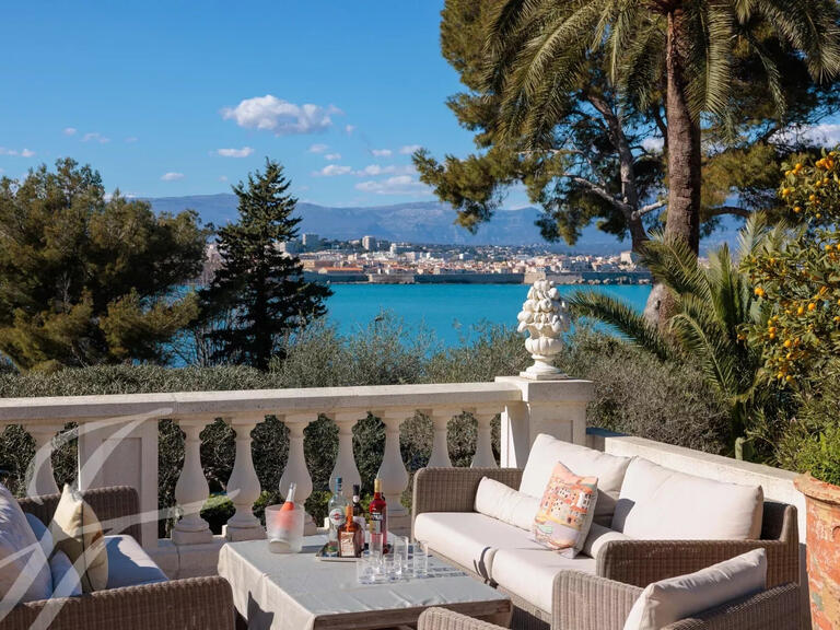 Propriété Cap-d-antibes - 5 chambres - 245m²