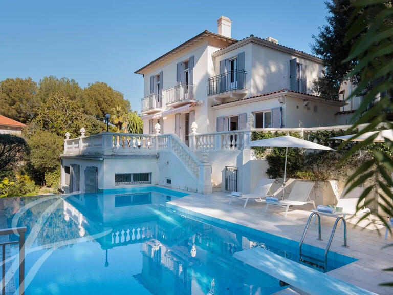 Propriété Cap-d-antibes - 5 chambres - 245m²