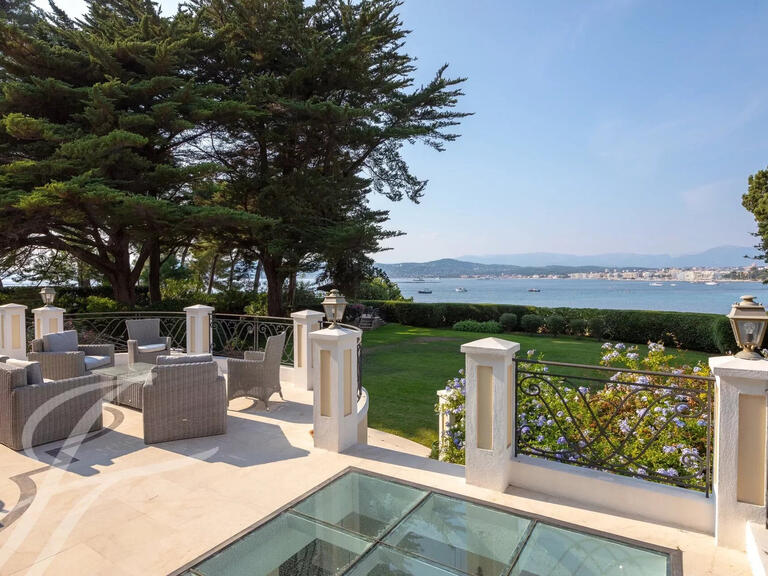 Propriété Cap-d-antibes - 10 chambres - 600m²