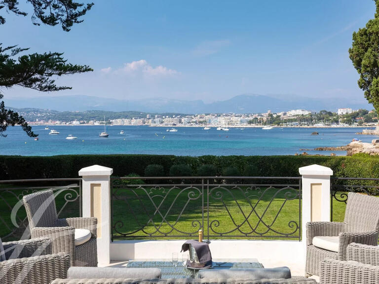 Propriété Cap-d-antibes - 10 chambres - 600m²