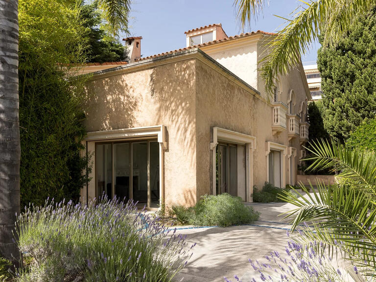 Villa Cap-d-antibes - 3 chambres - 200m²