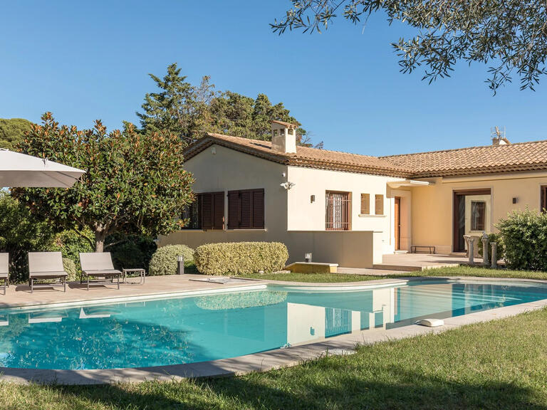 Villa Cap-d-antibes - 5 chambres - 226m²