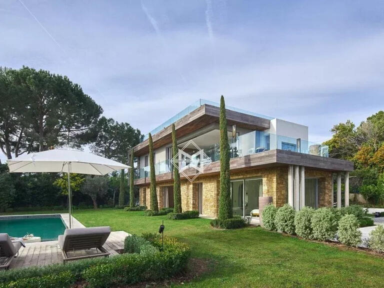 Villa Cap-d-antibes - 5 chambres - 330m²