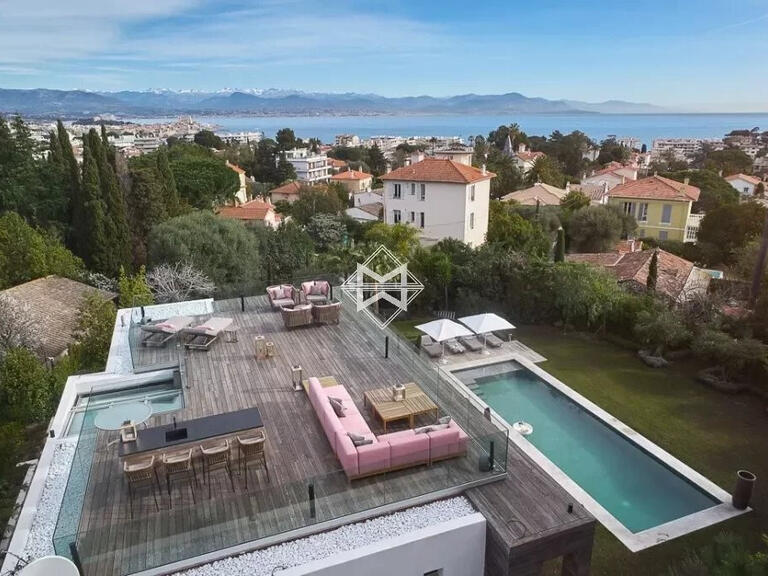 Villa Cap-d-antibes - 5 chambres - 330m²