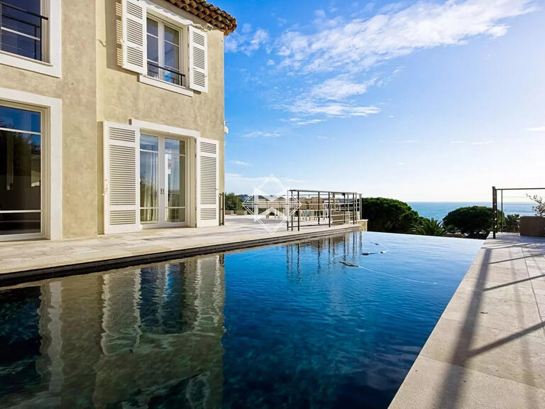 Villa Cap-d-antibes - 6 chambres - 400m²