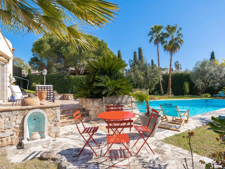 Villa Cap-d-antibes - 5 chambres - 300m²