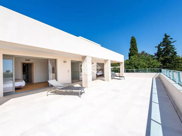 Villa Cap-d-antibes - 6 chambres - 350m²