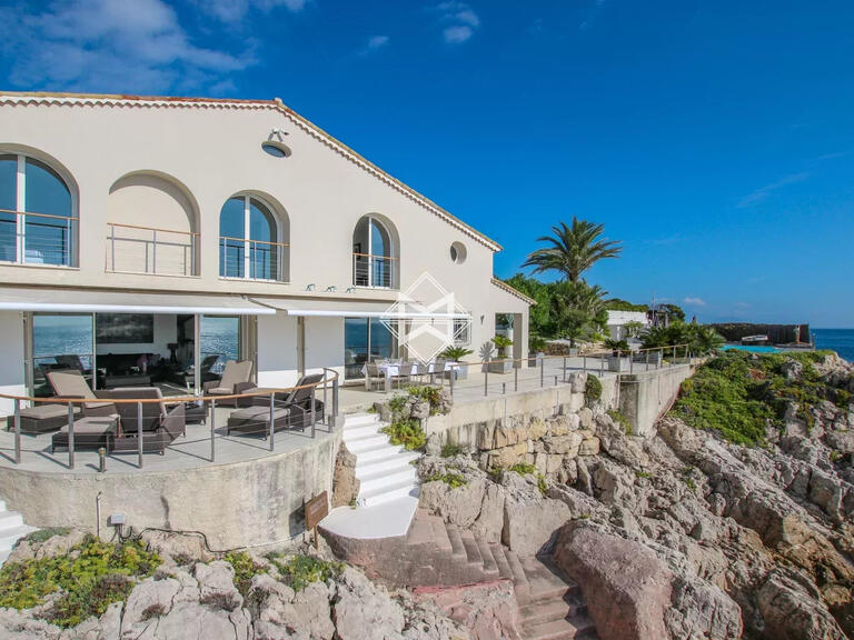 Villa Cap-d-antibes - 5 chambres - 303m²