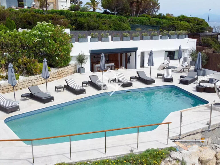 Villa Cap-d-antibes - 5 chambres - 303m²