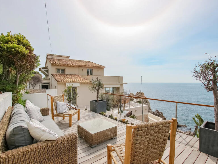 Villa Cap-d-antibes - 5 chambres - 303m²