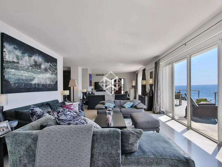 Villa Cap-d-antibes - 5 chambres - 303m²