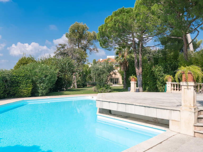 Villa Cap-d-antibes - 4 chambres - 250m²