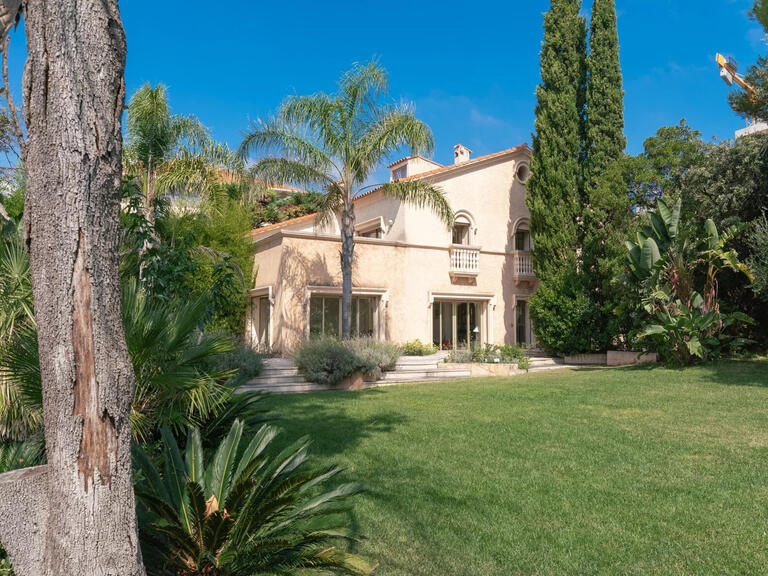 Villa Cap-d-antibes - 4 chambres - 250m²