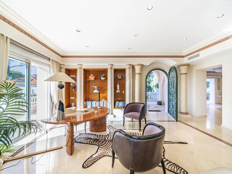 Villa Cap-d-antibes - 5 chambres - 344m²