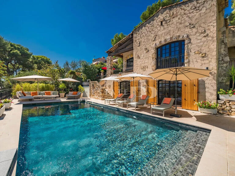 Villa Cap-d-antibes - 5 chambres - 263m²