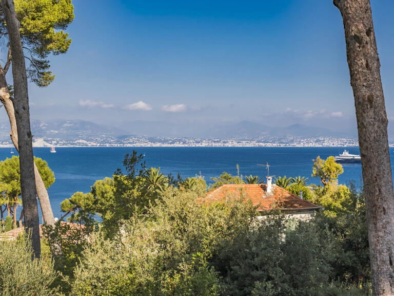 Villa Cap-d-antibes - 6 chambres - 245m²