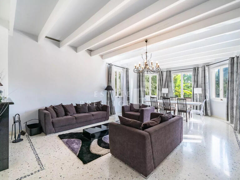 Villa Cap-d-antibes - 6 chambres - 245m²