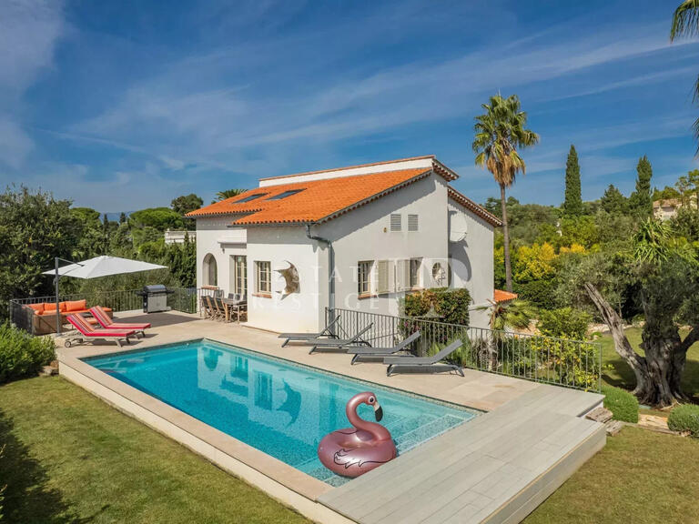 Villa Cap-d-antibes - 5 chambres - 215m²