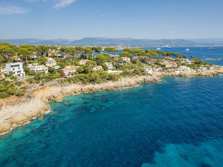 Villa Cap-d-antibes - 6 chambres - 482m²