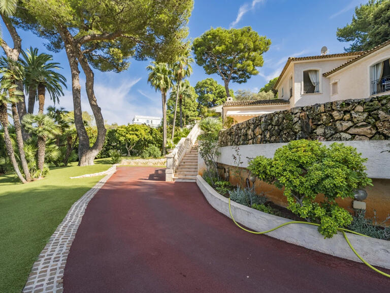 Villa Cap-d-antibes - 6 chambres - 400m²