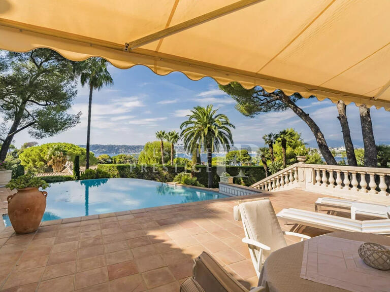 Villa Cap-d-antibes - 6 chambres - 400m²