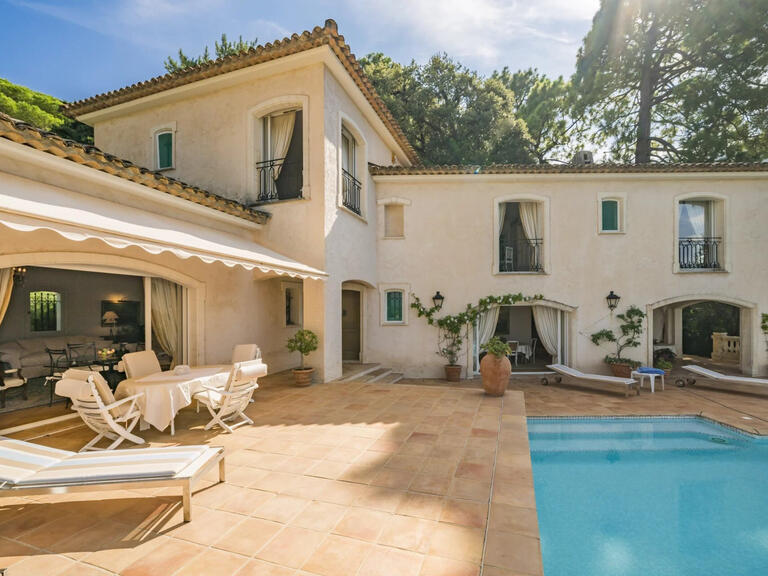 Villa Cap-d-antibes - 6 chambres - 400m²