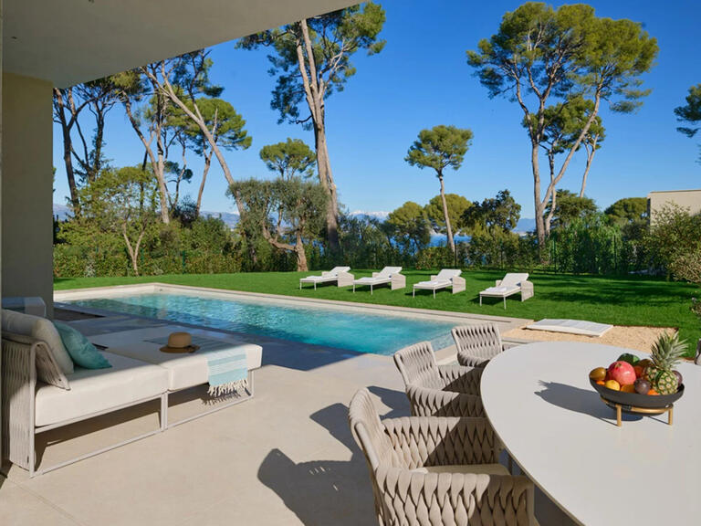 Villa Cap-d-antibes - 4 chambres - 328m²