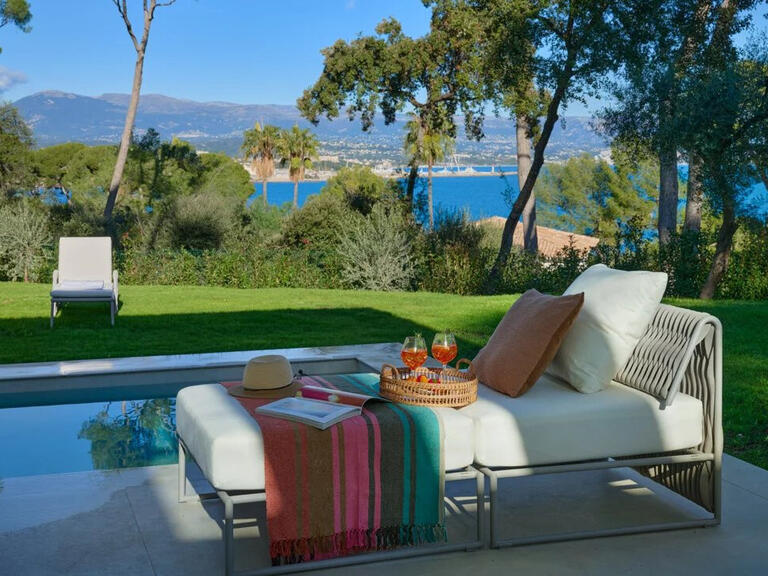 Villa Cap-d-antibes - 4 chambres - 420m²