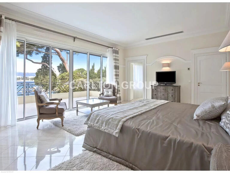 Villa Cap-d-antibes - 10 chambres - 513m²