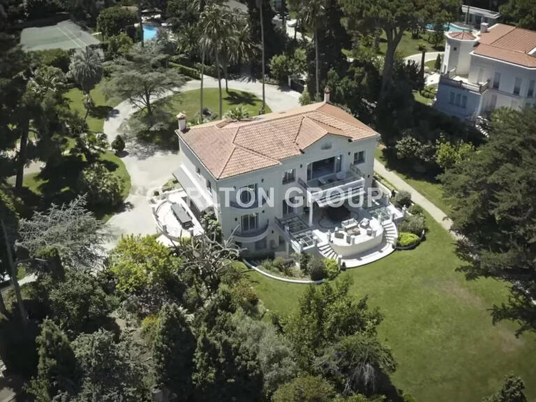 Villa Cap-d-antibes - 10 chambres - 513m²