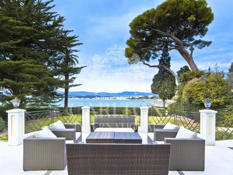 Villa Cap-d-antibes - 10 chambres - 513m²