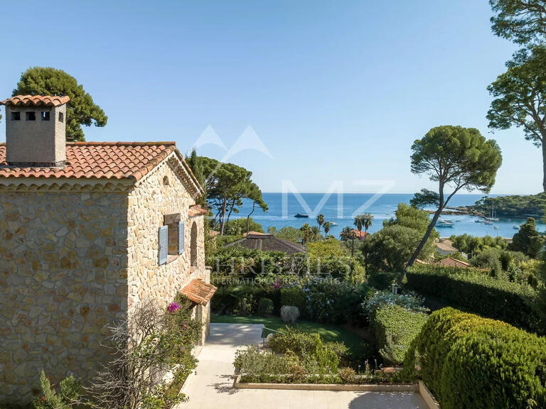 Villa cap-d-antibes - 3 bedrooms - 160m²