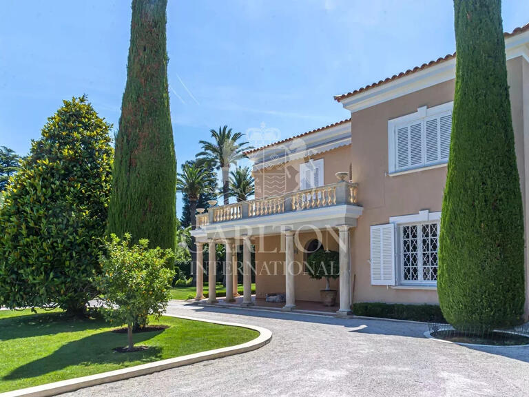 Villa Cap-d-antibes - 6 chambres - 555m²