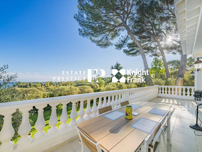 Villa Cap-d-antibes - 5 chambres - 240m²