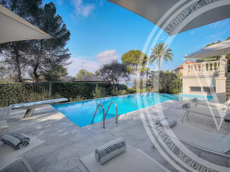 Villa cap-d-antibes - 5 bedrooms - 250m²