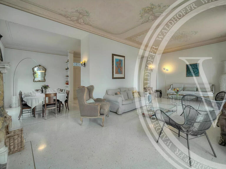 Villa Cap-d-antibes - 5 chambres - 250m²