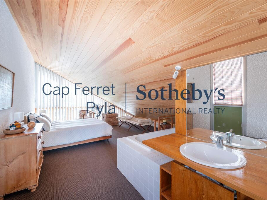 Apartment cap-ferret