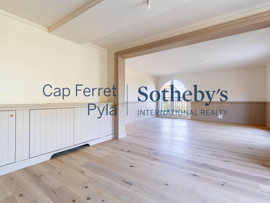 Apartment cap-ferret